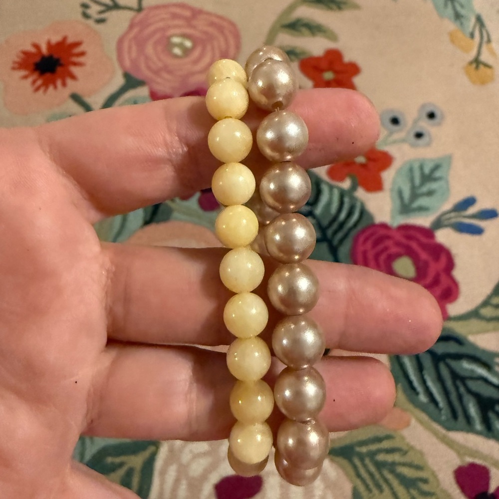 Chic Beaded Bracelet Set in Cream‎ and Silver